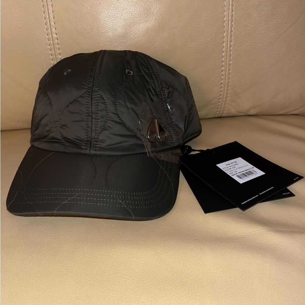 !!NEW!! Moose Knuckles Rouge Beach Cap